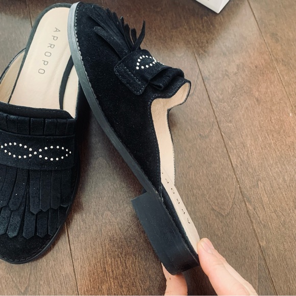 Like new!! Leather Black Fringe Loafers - Picture 4 of 7